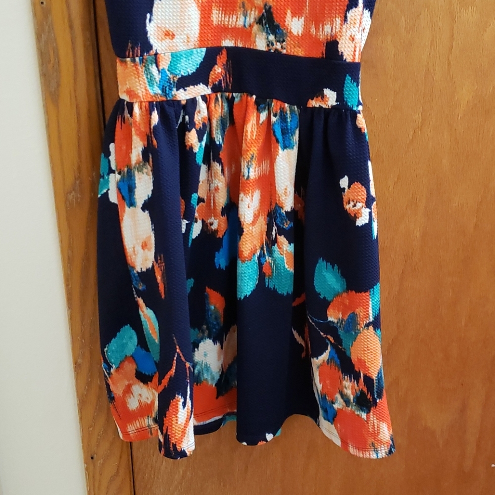 Fit and Flare dress - Picture 2 of 4